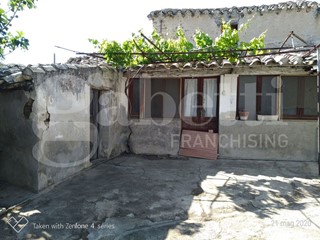 Villa in Vendita a Sinnai, 70'000€, 100 m²