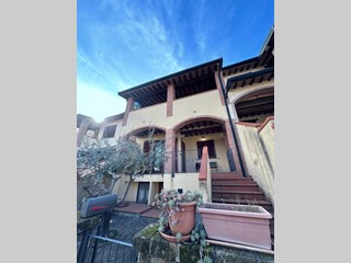 Casa Semi Indipendente in Vendita a Monterotondo Marittimo, zona Frassine, 130'000€, 65 m², arredato