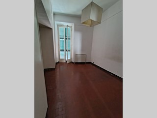 Appartamento in Vendita a Carrara, 220'000€, 190 m², arredato