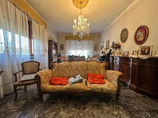 Casa Indipendente in Vendita a San Giuliano Terme, zona Madonna Dell'acqua, 378'000€, 220 m², con Box