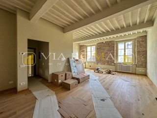 Quadrilocale in Vendita a Lucca, 600'000€, 13 m², arredato