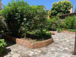 Appartamento in Vendita a Carrara, 220'000€, 225 m²