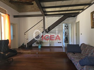 Appartamento in Vendita a Siena, 380'000&euro;, 100 m², arredato