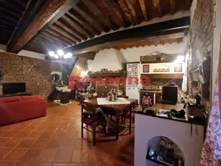 Trilocale in Vendita a Crespina Lorenzana, zona Crespina, 95'000€, 83 m², arredato