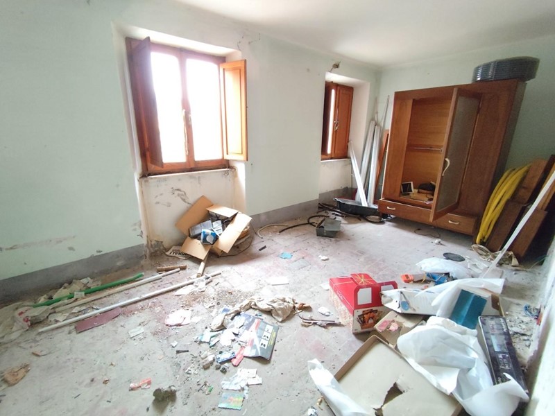 Appartamento in Vendita a Massa, 42'000&euro;, 80 m²