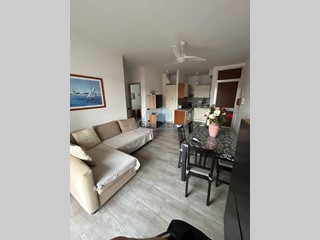 Quadrilocale in Vendita a Ameglia, zona Fiumaretta, 250'000€, 78 m², arredato