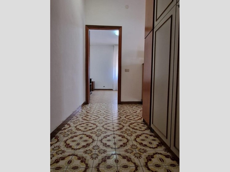 Appartamento in Vendita a Carrara, zona Avenza, 219'000€, 149 m², con Box