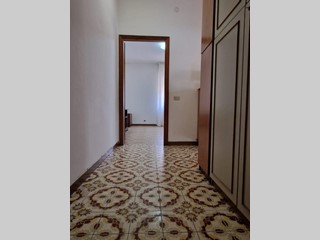 Appartamento in Vendita a Carrara, zona Avenza, 219'000€, 149 m², con Box