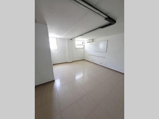 Magazzino in Vendita a Gessate, 18'500€, 37 m²