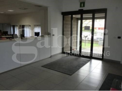 Capannone in Vendita a Rosate, 17'000€, 4000 m²