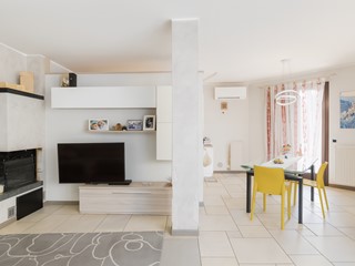 Casa Semi Indipendente in Vendita a Arzignano, 235'000€, 130 m², con Box