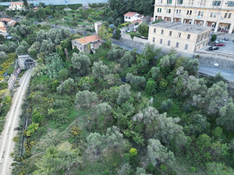 Casa Indipendente in Vendita a Ventimiglia, 180'000€, 150 m²