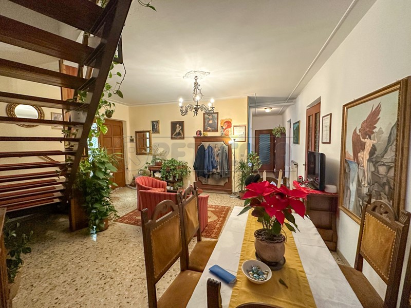 Casa Indipendente in Vendita a Latisana, 187'000&euro;, 432 m²