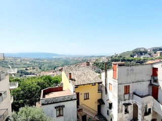 Appartamento in Vendita a Montecorvino Rovella, 57'000&euro;, 135 m², con Box