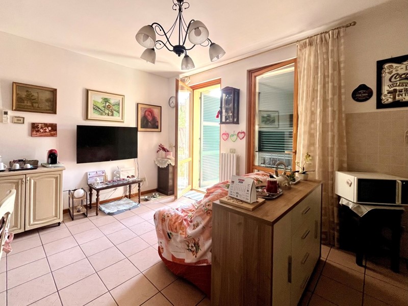 Trilocale in Vendita a Jesi, 110'000€, 60 m², con Box