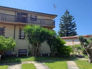 Casa Indipendente in Vendita a Anzio, zona Anzio, 620'000€, 440 m²