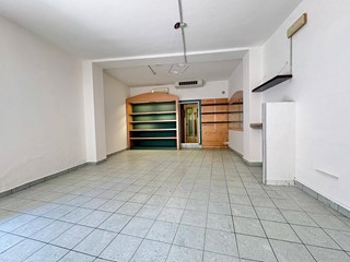 Immobile commerciale in Affitto a Malnate, 900&euro;, 200 m²