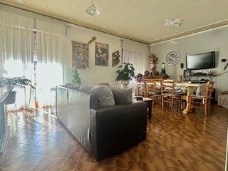 Appartamento in Vendita a Guspini, 85'000€, 170 m²