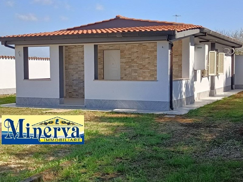 Villa in Vendita a Nettuno, 189'000€, 76 m²