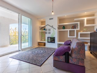 Villa in Vendita a Acquaviva Picena, 498'000€, 434 m²