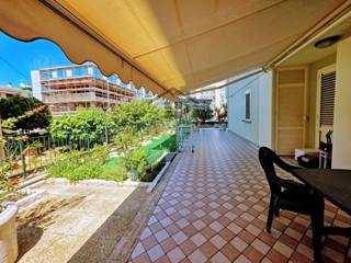 Appartamento in Vendita a San Benedetto del Tronto, 450'000€, 200 m²