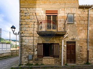 Casa Indipendente in Vendita a Bompietro, 17'000€, 97 m²