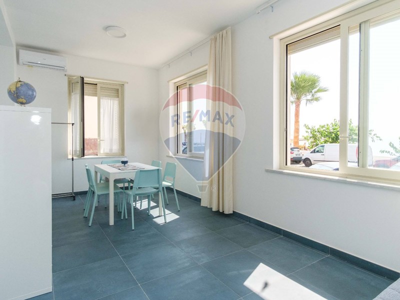 Trilocale in Vendita a Letojanni, 350'000€, 85 m²