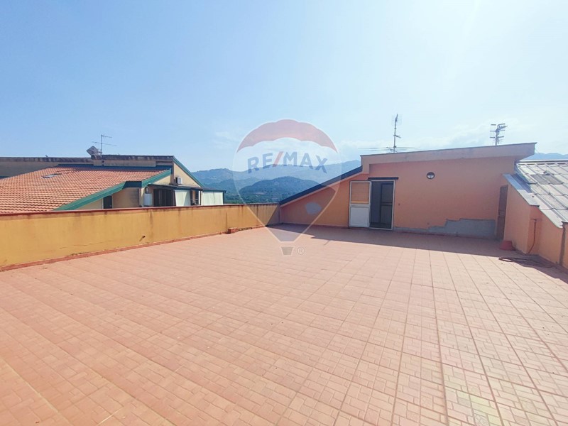 Attico in Vendita a Gaggi, 15'000€, 102 m²