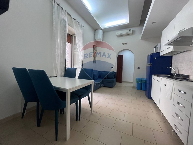 Trilocale in Vendita a Napoli, 198'000€, 65 m²