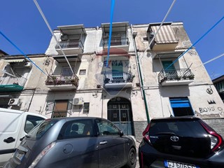 Immobile commerciale in Vendita a Napoli, 60'000€, 130 m²