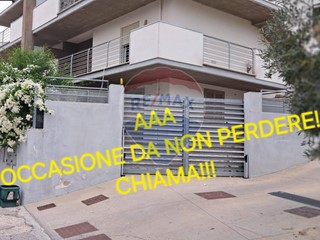 Villa in Vendita a Montesilvano, 260'000€, 150 m²