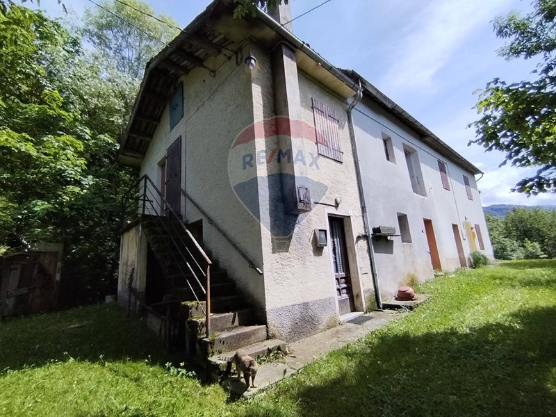 Casa Semi Indipendente in Vendita a Borgo Valbelluna, 30'000€, 120 m²