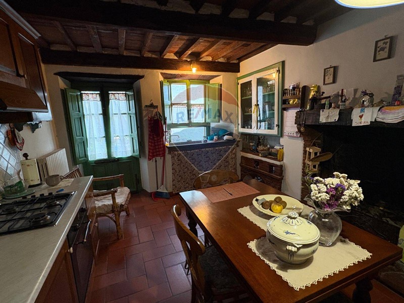 Casa Semi Indipendente in Vendita a Borgo a Mozzano, 105'000&euro;, 119 m²