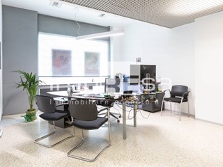 Ufficio in Affitto a Portogruaro, 65'000€, 265 m²
