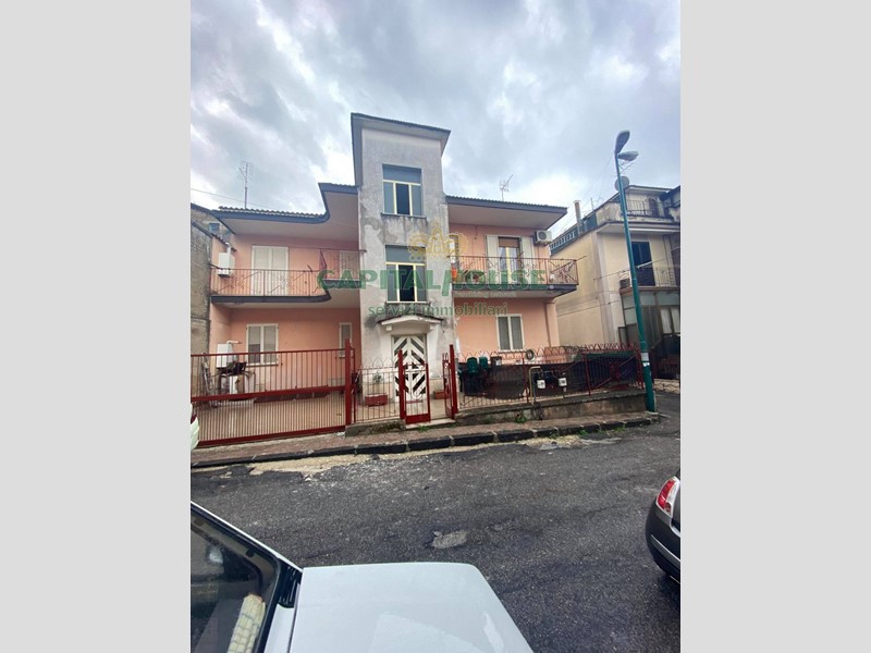 Casa Indipendente in Vendita a Quadrelle, 170'000€, 325 m²