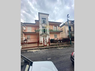 Casa Indipendente in Vendita a Quadrelle, 170'000€, 325 m²