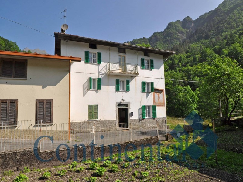 Casa Semi Indipendente in Vendita a Valtorta, 47'000€, 111 m²