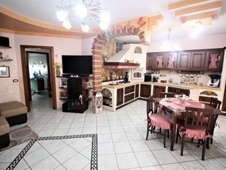 Quadrilocale in Vendita a Spinetoli, 152'000€, 109 m²