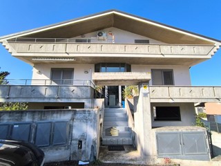 Casa Semi Indipendente in Vendita a Pescara, 160'000&euro;, 280 m²