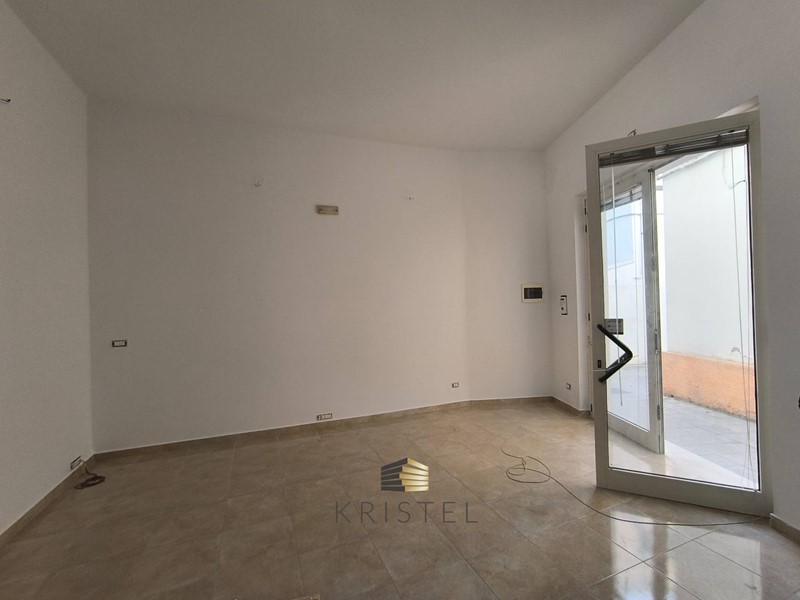 Ufficio in Affitto a Pescara, 600€, 50 m²