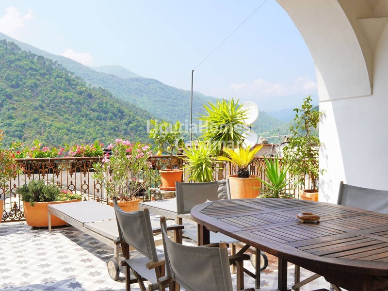 Casa Semi Indipendente in Vendita a Montalto Carpasio, 460'000€, 175 m²