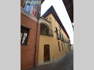 Quadrilocale in Vendita a Santhià, 190'000€, 215 m²