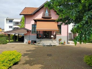 Villa in Vendita a Vigevano, 215'000€, 128 m²