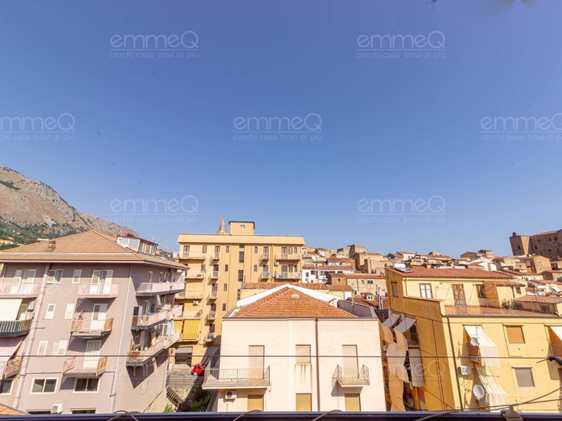 Appartamento in Vendita a Castelbuono, 290'000€, 173 m²