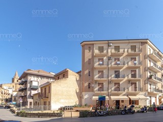 Appartamento in Vendita a Castelbuono, 290'000€, 173 m²