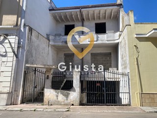 Casa Indipendente in Vendita a San Pietro Vernotico, 99'000&euro;, 140 m²