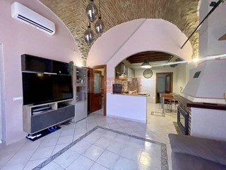 Trilocale in Vendita a Albenga, 118'000€, 85 m²
