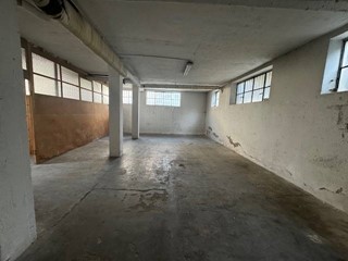 Laboratorio in Vendita a Treviglio, 99'000€, 200 m²