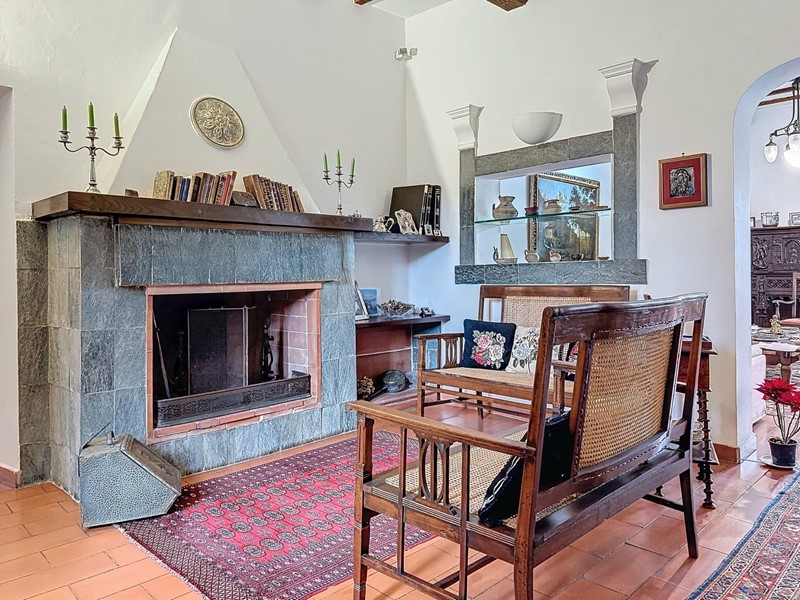 Villa in Vendita a Guidonia Montecelio, 980'000€, 360 m², con Box