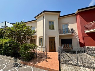 Casa Indipendente in Vendita a Melito Irpino, 120'000&euro;, 165 m²